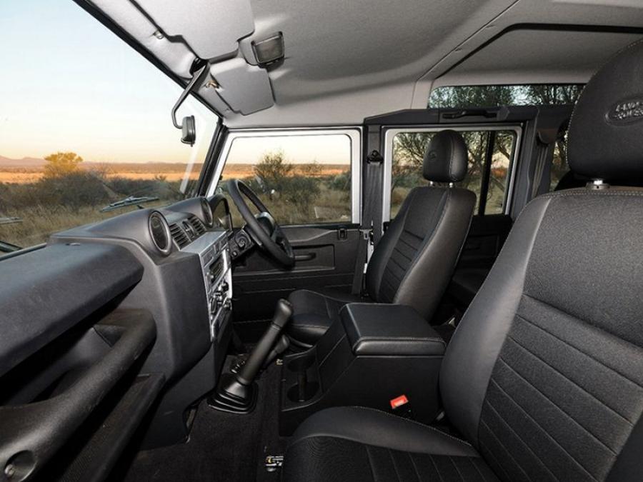 Land Rover Defender 110 Limited Edition 2011 года  (фото 2 из 5)